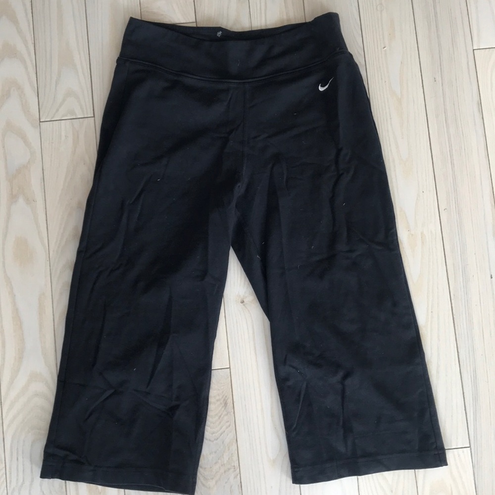 Nike dri fit capris